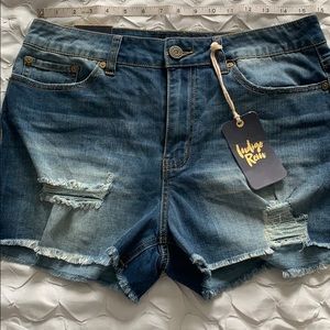 Super Cute NWT Juniors High Rise Denim Shorts!